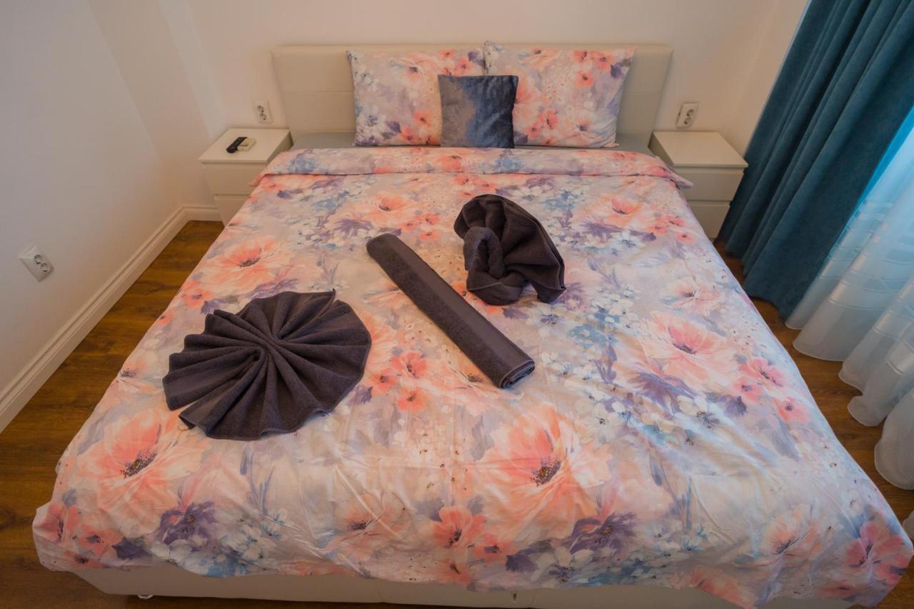 Cozy & Spacious 2Br Apartment With Netflix Bucharest Exterior photo