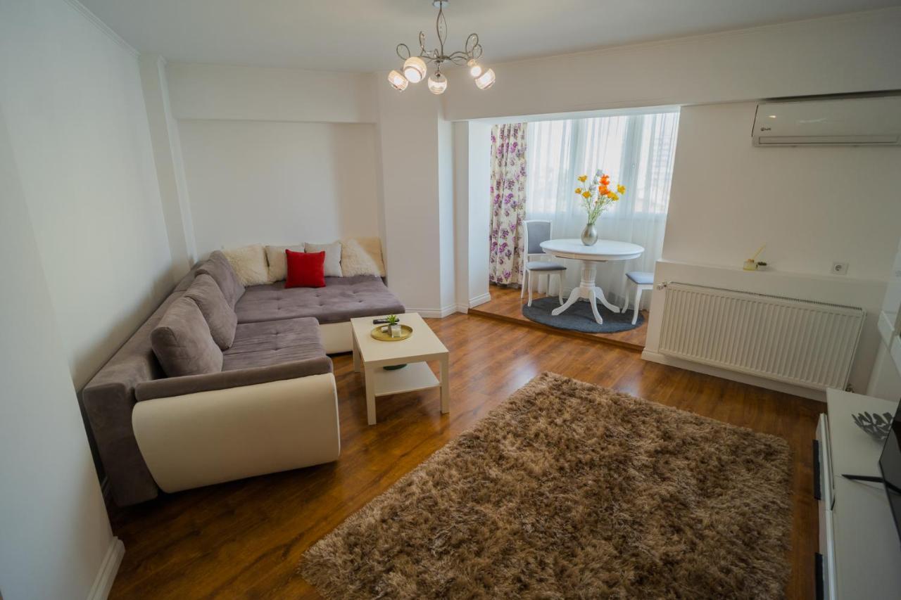 Cozy & Spacious 2Br Apartment With Netflix Bucharest Exterior photo