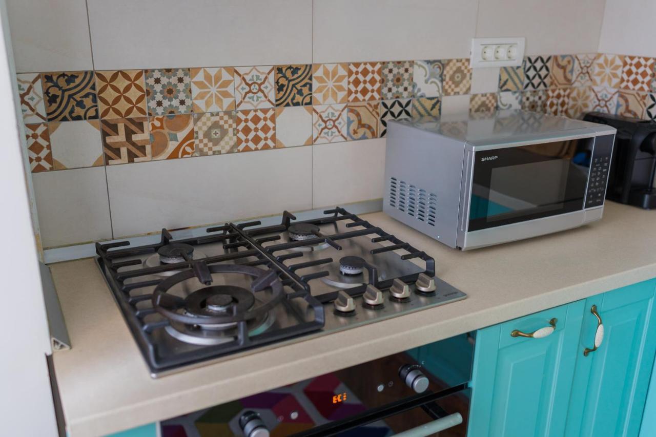 Cozy & Spacious 2Br Apartment With Netflix Bucharest Exterior photo