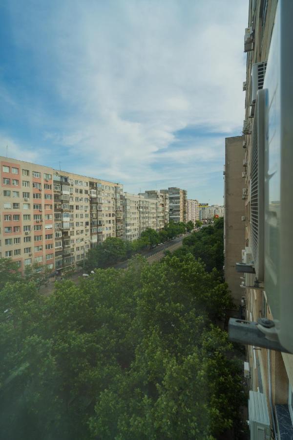 Cozy & Spacious 2Br Apartment With Netflix Bucharest Exterior photo