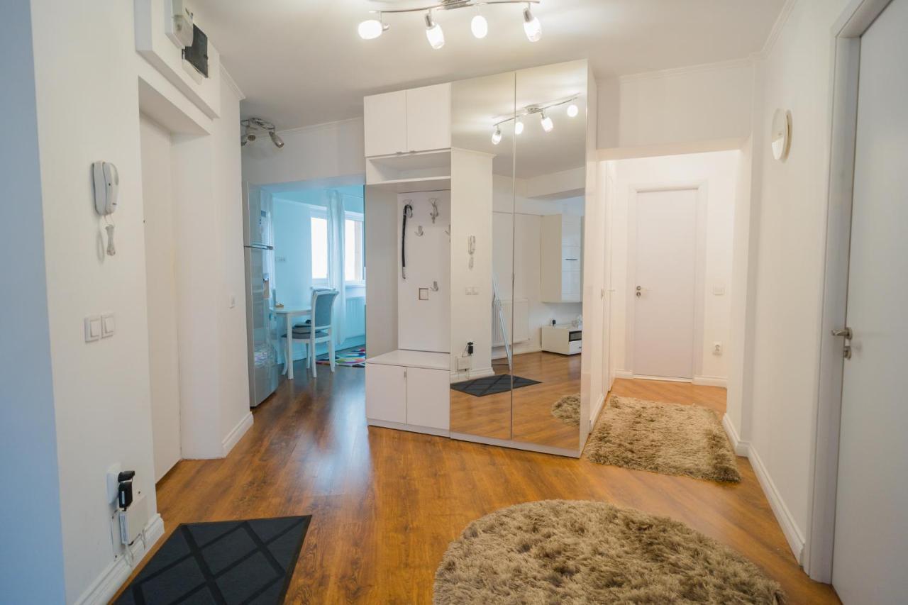 Cozy & Spacious 2Br Apartment With Netflix Bucharest Exterior photo